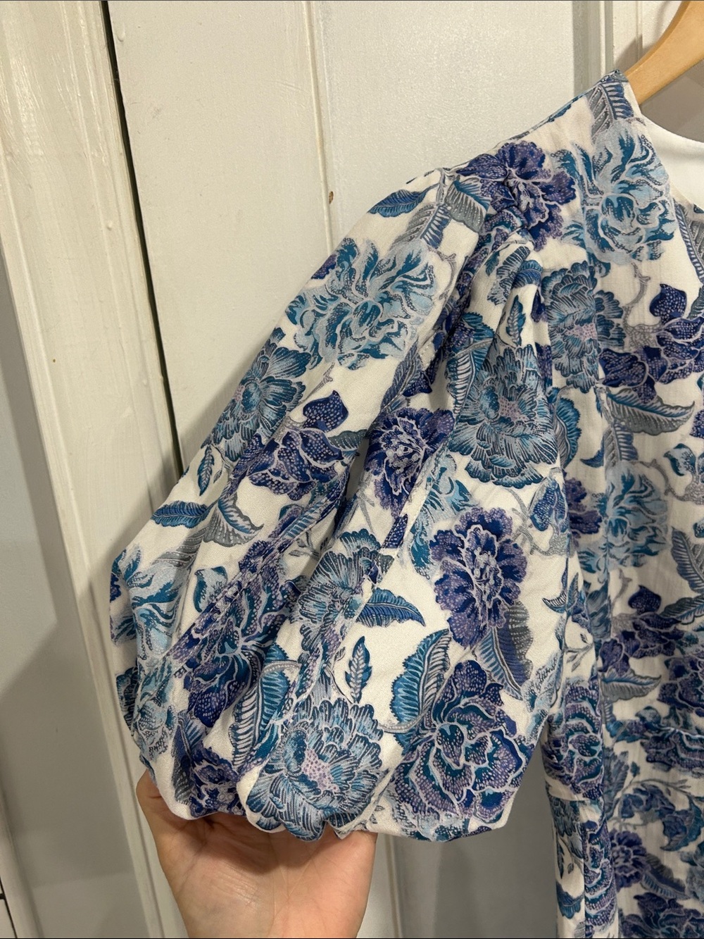 Hyacinth House Steel Blue Floral Brody Puff Sleeve Midi Dress - Medium - Picture 7 of 12